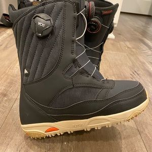 Women’s Burton limelight double boa snowboarding boots
